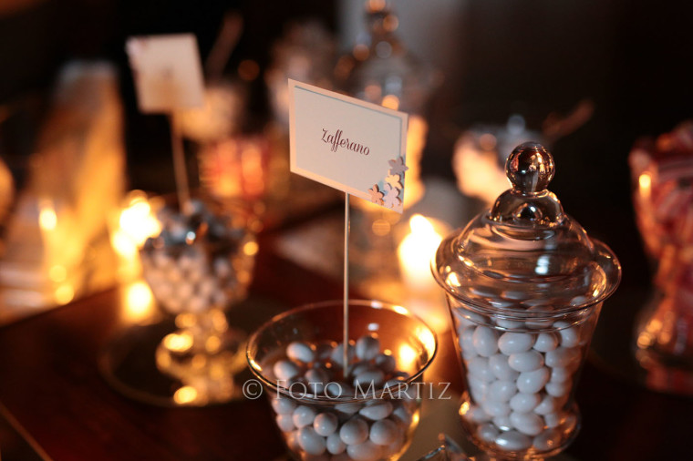 elegant sweet table