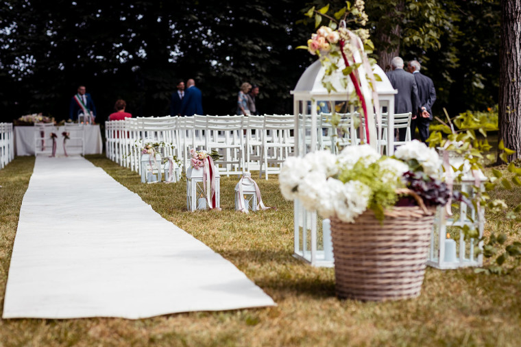 wedding in the garden